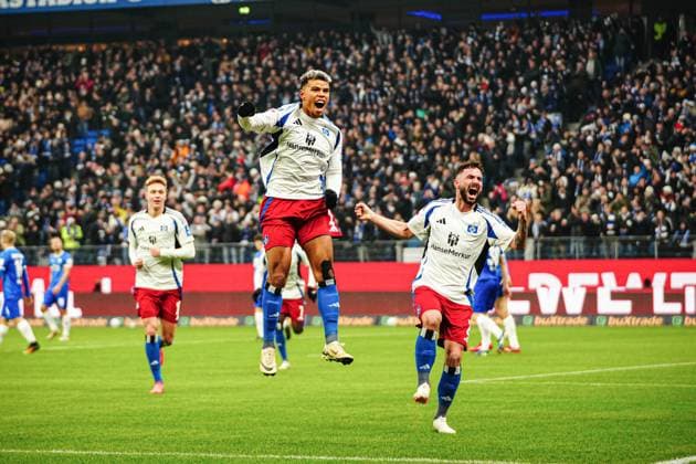 Torjubel Hamburger SV nach Tor zum 1:0 Ransford-Yeboah Koenigsdoerffer (Hamburger SV, 11) GER, Hamburger SV vs. SV Darmstadt 98, Fussball, 2. Bundesliga, Spieltag 15, Saison 2024 2025, 08.12.2024 DFL REGULATIONS PROHIBIT ANY USE OF PHOTOGRAPHS AS IMAGE SEQUENCES AND OR QUASI-VIDEO GER, Hamburger SV vs. SV Darmstadt 98, Fussball, 2. Bundesliga, Spieltag 15, Saison 2024 2025, 08.12.2024 Hamburg