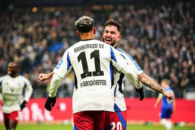 Torjubel Ransford-Yeboah Koenigsdoerffer (Hamburger SV, 11) und Marco Richter (Hamburger SV, 20) nach Tor zum 1:0 Ransford-Yeboah Koenigsdoerffer (Hamburger SV, 11) GER, Hamburger SV vs. SV Darmstadt 98, Fussball, 2. Bundesliga, Spieltag 15, Saison 2024 2025, 08.12.2024 DFL REGULATIONS PROHIBIT ANY USE OF PHOTOGRAPHS AS IMAGE SEQUENCES AND OR QUASI-VIDEO GER, Hamburger SV vs. SV Darmstadt 98, Fussball, 2. Bundesliga, Spieltag 15, Saison 2024 2025, 08.12.2024 Hamburg