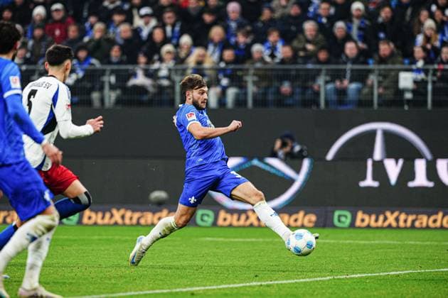 Tor zum 2:2 Killan Corredor (SV Darmstadt 98, 34) GER, Hamburger SV vs. SV Darmstadt 98, Fussball, 2. Bundesliga, Spieltag 15, Saison 2024 2025, 08.12.2024 DFL REGULATIONS PROHIBIT ANY USE OF PHOTOGRAPHS AS IMAGE SEQUENCES AND OR QUASI-VIDEO GER, Hamburger SV vs. SV Darmstadt 98, Fussball, 2. Bundesliga, Spieltag 15, Saison 2024 2025, 08.12.2024 Hamburg