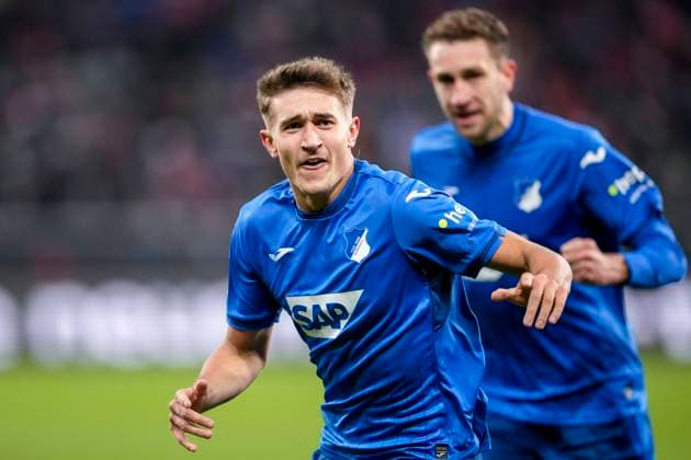 v.li.: Torschütze Tom Bischof (Hoffenheim, 7), Arthur Chaves (Hoffenheim, 35), Spieler der TSG 1899 Hoffenheim, jubeln über das Tor zum 1:1, Jubel, Torjubel, Torerfolg, celebrate the goal, goal, celebration, jubelt ueber das Tor, Freuen, Freude, freut sich, optimistisch, positiv, Spielszene, Highlight, Action, Aktion, 08.12.2024, Sinsheim (Deutschland), Fussball, Bundesliga, TSG 1899 Hoffenheim - SC Freiburg, 08.12.2024, Sinsheim (Deutschland), Fussball, Bundesliga, TSG 1899 Hoffenheim - SC Freiburg, DFB DFL REGULATIONS PROHIBIT ANY USE OF PHOTOGRAPHS AS IMAGE SEQUENCES AND OR QUASI-VIDEO.