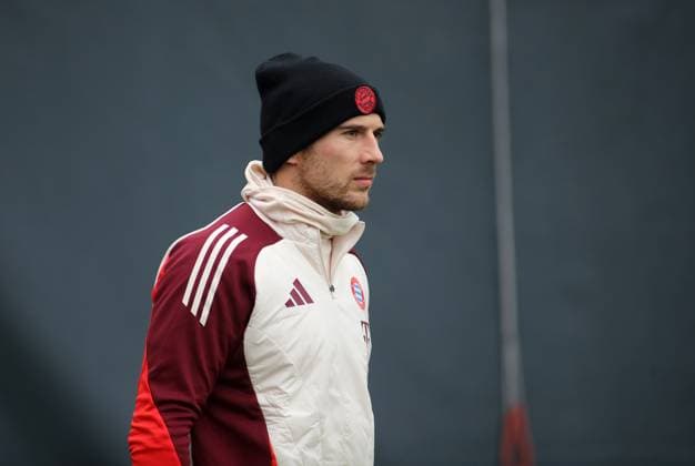 München, Deutschland, 09. Dezember 2024: Fussball, Herren, Saison 2024 2025, FC Bayern München, Säbener Strasse, Trainingsgelände, Abschlusstraining, Champions League Leon Goretzka (FC Bayern München) Kopf, Oberkörper auf dem Weg zum Trainingsplatz