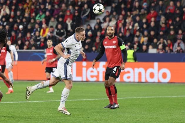 GER, UEFA CL, Bayer 04 Leverkusen (GER) vs. Inter Mailand (ITA), 10.12.2024, BayArena, Leverkusen, GER, UEFA CL, Bayer 04 Leverkusen (GER) vs. Inter Mailand (ITA), , im Bild: Torchance Davide Frattesi (Inter Mailand 16),