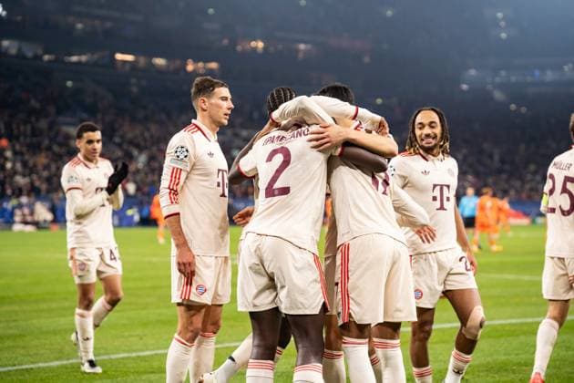 GER, Champions League, FC Shakhtar Donetsk vs FC Bayern München Muenchen 10.12.2024, Veltins Arena, Gelsenkirchen, GER, Champions League, FC Shakhtar Donetsk vs FC Bayern München Muenchen Im Bild: Torjubel Jubel ueber das Tor zum 1:3 durch Michael Olise (FC Bayern München Muenchen, 17) Dayot Upamecano (FC Bayern München Muenchen, 2) Leon Goretzka (FC Bayern München Muenchen, 8)