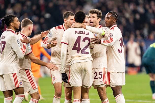 GER, Champions League, FC Shakhtar Donetsk vs FC Bayern München Muenchen 10.12.2024, Veltins Arena, Gelsenkirchen, GER, Champions League, FC Shakhtar Donetsk vs FC Bayern München Muenchen Im Bild: Torjubel Jubel ueber das Tor zum 1:4 durch Jamal Musiala (FC Bayern München Muenchen, 42) Michael Olise (FC Bayern München Muenchen, 17) Thomas Müller Mueller (FC Bayern München Muenchen, 25) Mathys Tel (FC Bayern München Muenchen, 39) Leon Goretzka (FC Bayern München Muenchen, 8)