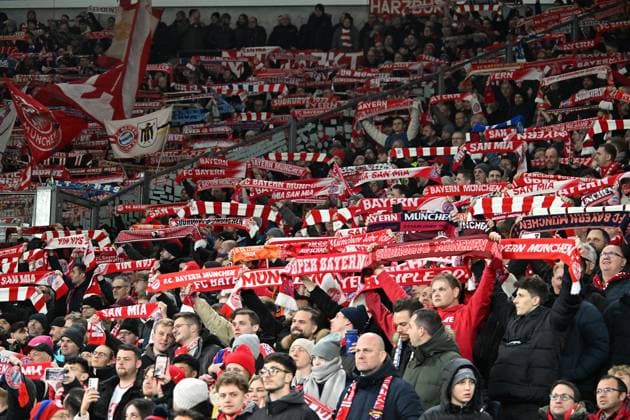 10.12.2024, xsltx, Fussball UEFA Champions League, Schachtar Donezk - FC Bayern München emspor, v.l. Bayern Muenchen München, Fans, Stimmung, Schals, Emotionen, Zuschauer, Besucher, Ultras, Schickeria (DFL DFB REGULATIONS PROHIBIT ANY USE OF PHOTOGRAPHS as IMAGE SEQUENCES and or QUASI-VIDEO) Gelsenkirchen