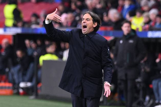 Trainer Simone Inzaghi ( Inter Mailand ) gestikuliert. GER, Bayer 04 Leverkusen vs Inter Mailand, Fussball, UEFA Champions League, Ligaphase, Spielzeit 2024 2025, 10.12.2024 DFL REGULATIONS PROHIBIT ANY USE OF PHOTOGRAPHS AS IMAGE SEQUENCES AND OR QUASI-VIDEO GER, Bayer 04 Leverkusen vs Inter Mailand, Fussball, UEFA Champions League, Ligaphase, Spielzeit 2024 2025, 10.12.2024 Leverkusen Copyright: xEibner-Pressefoto ThomasxThienelx EP_TTL