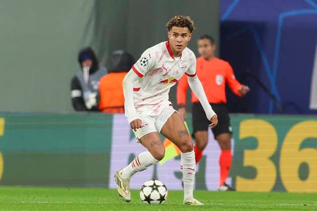 Antonio Nusa (RB Leipzig) kontrolliert den Ball, UEFA Champions League 2024 25 League Phase MD6, RB Leipzig v Aston Villa FC, Red Bull Arena am 10. December 2024 in Leipzig, Deutschland. (Foto von Marco Steinbrenner DeFodi Images) Antonio Nusa (RB Leipzig) controls the ball, UEFA Champions League 2024 25 League Phase MD6, RB Leipzig v Aston Villa FC, Red Bull Arena (Leipzig), December 10, 2024 in Leipzig, Germany. (Photo by Marco Steinbrenner DeFodi Images) Defodi-700_leipzig_aston_20241210_100