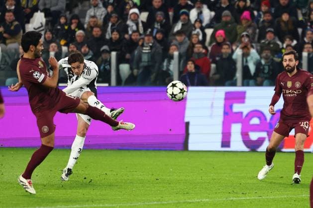 Kenan Yildiz of Juventus with a shot on goal Juventus v Manchester City, UEFA Champions League, Group Stage, Football, Allianz Stadium, Turin, Italy - 11 Dec 2024 EDITORIAL USE ONLY No use with unauthorised audio, video, data, fixture lists, club league logos or live services. Online in-match use limited to 120 images, no video emulation. No use in betting, games or single club league player publications. Copyright: xSimonxDael Shutterstockx 14984981k