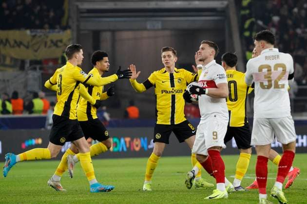Torjubel BSC Young Boys beim 0:1 durch Lukasz Lakomy (BSC Young Boys, 08) , Fussball, UEFA Champions League, 6. Spieltag, 2024 2025, VfB Stuttgart vs. Young Boys Bern, 11.12.2024, Arena Stuttgart, Stuttgart, Deutschland Stuttgart Arena Stuttgart Baden-Württemberg Deutschland Copyright: xGrantxHubbsx