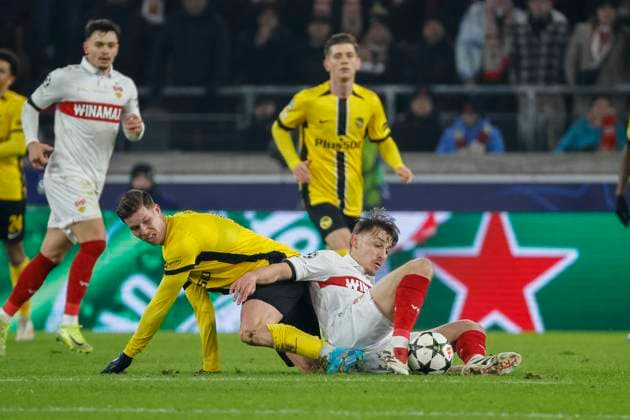 Cedric Itten (BSC Young Boys, 09) und Anthony Rouault (VfB Stuttgart, 29) im Zweikampf , Fussball, UEFA Champions League, 6. Spieltag, 2024 2025, VfB Stuttgart vs. Young Boys Bern, 11.12.2024, Arena Stuttgart, Stuttgart, Deutschland Stuttgart Arena Stuttgart Baden-Württemberg Deutschland Copyright: xGrantxHubbsx