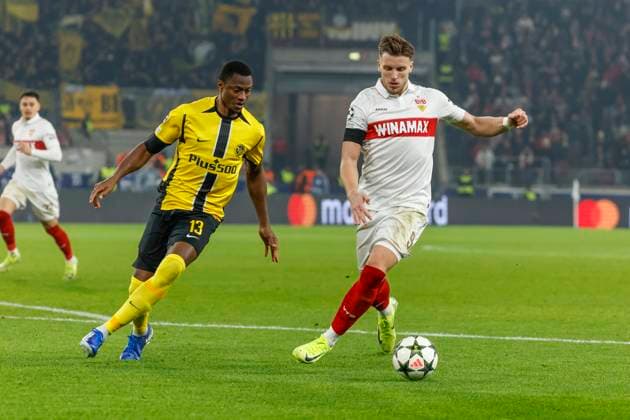 Mohamed Ali Camara (BSC Young Boys, 13) und Ermedin Demirovic (VfB Stuttgart, 09) im Laufduell , Fussball, UEFA Champions League, 6. Spieltag, 2024 2025, VfB Stuttgart vs. Young Boys Bern, 11.12.2024, Arena Stuttgart, Stuttgart, Deutschland Stuttgart Arena Stuttgart Baden-Württemberg Deutschland Copyright: xGrantxHubbsx