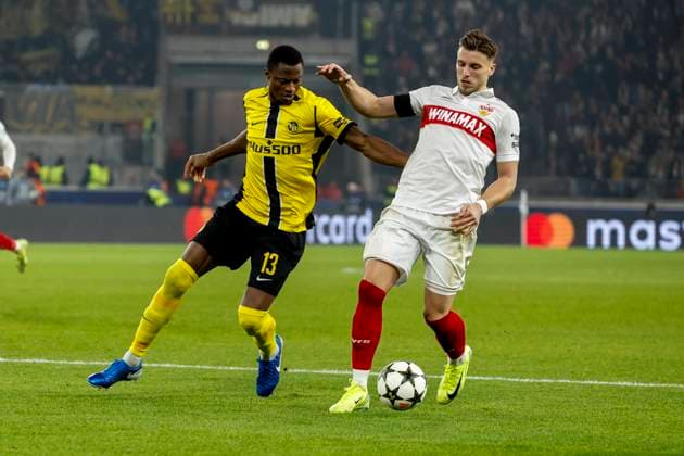 Mohamed Ali Camara (BSC Young Boys, 13) und Ermedin Demirovic (VfB Stuttgart, 09) im Laufduell , Fussball, UEFA Champions League, 6. Spieltag, 2024 2025, VfB Stuttgart vs. Young Boys Bern, 11.12.2024, Arena Stuttgart, Stuttgart, Deutschland Stuttgart Arena Stuttgart Baden-Württemberg Deutschland Copyright: xGrantxHubbsx
