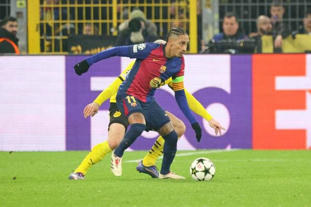 Raphinha FC Barcelona, Barca 11) am Ball GER, Borussia Dortmund gegen FC Barcelona, Fussball, Champions League, 6.Spieltag, Spielzeit 2024 2025, 11.12.2024 DFL REGULATIONS PROHIBIT ANY USE OF PHOTOGRAPHS AS IMAGE SEQUENCES AND OR QUASI-VIDEO GER, Borussia Dortmund gegen FC Barcelona, Fussball, Champions League, 6.Spieltag, Spielzeit 2024 2025, 11.12.2024 Dortmund Copyright: xEibner-Pressefoto FrankxZeisingx EP_FZG