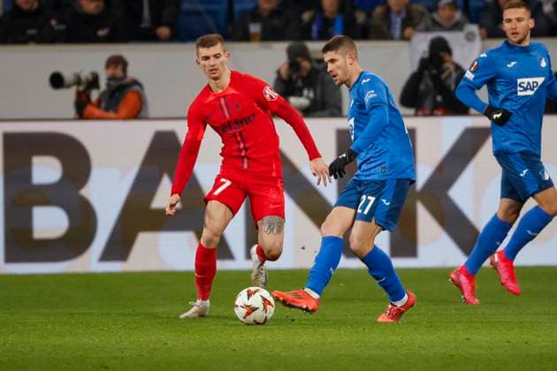 Florin Tanase (FCSB Bukarest, 07) und Andrej Kramaric (TSG Hoffenheim, 27) im Kampf um den Ball , Fussball, UEFA Europa League, 6. Spieltag, 2024 2025, TSG Hoffenheim vs. FCSB Bukarest, 12.12.2024, Rhein-Neckar-Arena, Sinsheim, Deutschland Sinsheim Rhein-Neckar-Arena Baden-Württemberg Deutschland Copyright: xGrantxHubbsx