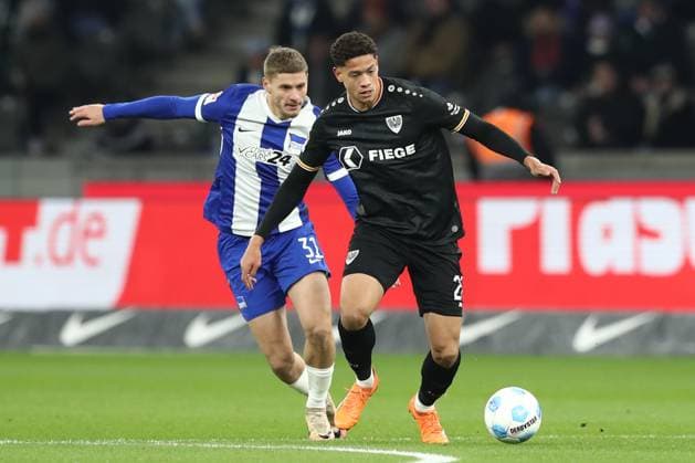 13.12.2024, xtgx, Fussball - 2.Bundesliga, Hertha BSC Berlin - Preussen Muenster emspor, v.l. Marton Dardai (Hertha, 31), Andras Nemeth (Muenster, 28) Zweikampf, Duell, Kampf, tackle (DFL DFB REGULATIONS PROHIBIT ANY USE OF PHOTOGRAPHS as IMAGE SEQUENCES and or QUASI-VIDEO) Berlin
