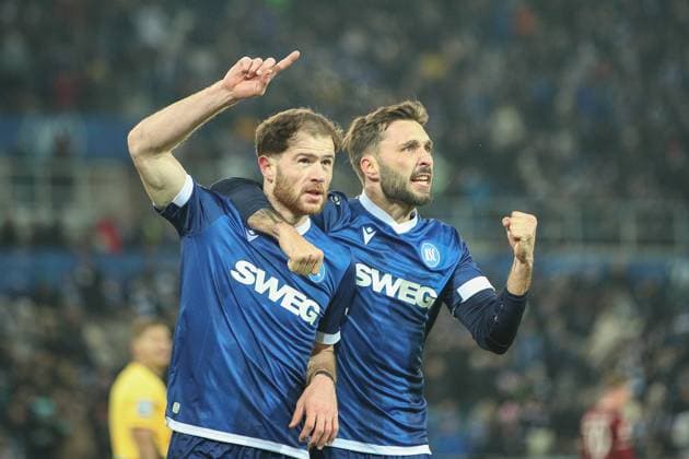 Budu Zivzivadze (Karlsruher SC, 11) mit dem Ausgleich zum 1:1, Fabian Schleusener (Karlsruher SC, 24)jubelt , Karlsruher SC vs. Jahn Regensburg Fussball, 2. Bundesliga, 16. Spieltag, 2024 2025, 13.12.2024, DFL REGULATIONS PROHIBIT ANY USE OF PHOTOGRAPHS AS IMAGE SEQUENCES AND OR QUASI-VIDEO, Karlsruher SC vs. Jahn Regensburg Fussball, 2. Bundesliga, 16. Spieltag, 2024 2025, 13.12.2024 Karlsruhe