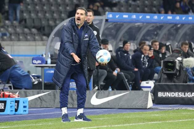 DEU, DFL, 2. FBL, Hertha BSC vs. Preussen Muenster, 13.12.2024, Berliner Olympiastadion, Berlin, DEU, DFL, 2. FBL, Hertha BSC vs. Preussen Muenster, im Bild Cheftrainer Cristian Fiel (Hertha BSC Berlin) DFL - regulations prohibit any use of Photographs as image sequences and or quasi-video Foto: Juergen Engler nordphoto GmbH