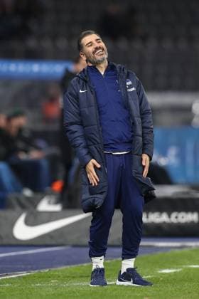 13.12.2024, xtgx, Fussball 2. Bundesliga, Hertha BSC Berlin - SC Preussen Muenster emspor, v.l. Cristian Fiel (Hertha, Trainer) Reklamiert, beschwert sich, schimpft enttaeuscht, enttäuscht, schaut enttaeuscht, niedergeschlagen, disappointed (DFL DFB REGULATIONS PROHIBIT ANY USE OF PHOTOGRAPHS as IMAGE SEQUENCES and or QUASI-VIDEO) Berlin