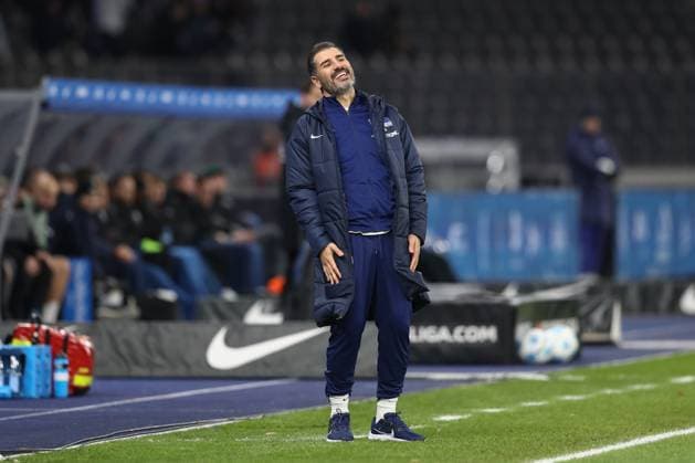 13.12.2024, xtgx, Fussball 2. Bundesliga, Hertha BSC Berlin - SC Preussen Muenster emspor, v.l. Cristian Fiel (Hertha, Trainer) Reklamiert, beschwert sich, schimpft enttaeuscht, enttäuscht, schaut enttaeuscht, niedergeschlagen, disappointed (DFL DFB REGULATIONS PROHIBIT ANY USE OF PHOTOGRAPHS as IMAGE SEQUENCES and or QUASI-VIDEO) Berlin