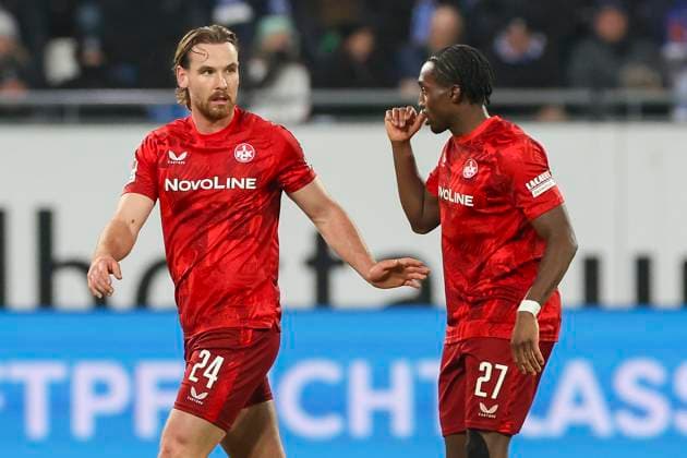 Jannis Heuer (1. FC Kaiserslautern) und Frank Ronstadt (1. FC Kaiserslautern) unterhalten sich, 2. Bundesliga, SV Darmstadt 98 vs 1. FC Kaiserslautern, Merck-Stadion am Böllenfalltor am 14. December 2024 in Darmstadt, Deutschland. (Foto von Marco Steinbrenner DeFodi Images) Jannis Heuer (1. FC Kaiserslautern) und Frank Ronstadt (1. FC Kaiserslautern) talk together, 2. Bundesliga, SV Darmstadt 98 vs 1. FC Kaiserslautern, Merck-Stadion am Böllenfalltor, December 14, 2024 in Darmstadt, Germany. (Photo by Marco Steinbrenner DeFodi Images) DFB DFL REGULATIONS PROHIBIT ANY USE OF PHOTOGRAPHS AS IMAGE SEQUENCES AND OR QUASI-VIDEO. Defodi-700_darm_fck_20241214_005