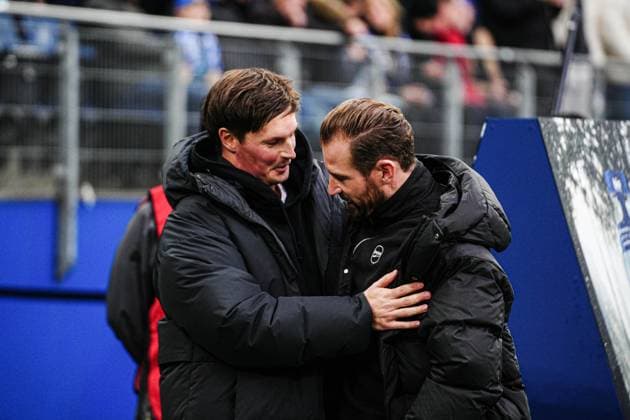 Merlin Polzin (Hamburger SV, Co-Trainer), Jan Siewert (SpVgg Greuther Fuerth, Trainer) GER, Hamburger SV vs. SpVgg Greuther Fuerth, Fussball, 2. Bundesliga, Spieltag 17, Saison 2024 2025, 21.12.2024 DFL REGULATIONS PROHIBIT ANY USE OF PHOTOGRAPHS AS IMAGE SEQUENCES AND OR QUASI-VIDEO GER, Hamburger SV vs. SpVgg Greuther Fuerth, Fussball, 2. Bundesliga, Spieltag 17, Saison 2024 2025, 21.12.2024 Hamburg