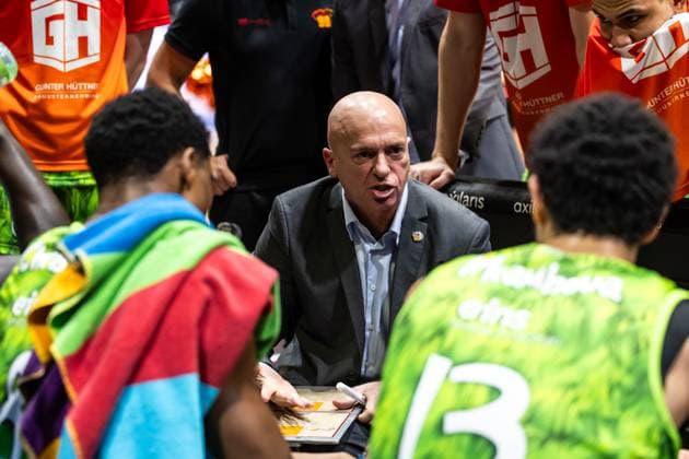 easyCredit Basketball Bundesliga, BBL, Saison 2024 2025, Herren. 21.12.2024, Niners Chemnitz - Telekom Baskets Bonn, Rodrigo Pastore (Head Coach), Niners Chemnitz Copyright. Alexander Trienitz.