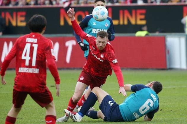 Jannik Mause (18, FC Kaiserslautern), Eric Martel (6, FC Köln) 22.12.2024, Fußball, 2. Bundesliga, 1. FC Kaiserslautern - 1. FC Köln, 17. Spieltag, Saison 2024 25, Fritz Walter Stadion, Kaiserslautern, Deutschland, zmdz, ** DFB & DFL regulations prohibit any use of photographs as image sequences and or quasi-video. ** 1. FC Kaiserslautern - 1. FC Köln