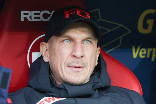 Gerhard Struber, Trainer Koeln, GER, 1. FC Kaiserslautern vs. 1. FC Koeln , 2. Fussball-Bundesliga, 17. Spieltag, Saison 2024 2025, 22.12.2024, DFL REGULATIONS PROHIBIT ANY USE OF PHOTOGRAPHS AS IMAGE SEQUENCES AND OR QUASI-VIDEO, GER, 1. FC Kaiserslautern vs. 1. FC Koeln , 2. Fussball-Bundesliga, 17. Spieltag, Saison 2024 2025, 22.12.2024 Kaiserslautern