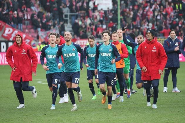 Koeln nach dem Spiel mit Leart Pacarada (Koeln 17), GER, 1. FC Kaiserslautern vs. 1. FC Koeln , 2. Fussball-Bundesliga, 17. Spieltag, Saison 2024 2025, 22.12.2024, DFL REGULATIONS PROHIBIT ANY USE OF PHOTOGRAPHS AS IMAGE SEQUENCES AND OR QUASI-VIDEO, GER, 1. FC Kaiserslautern vs. 1. FC Koeln , 2. Fussball-Bundesliga, 17. Spieltag, Saison 2024 2025, 22.12.2024 Kaiserslautern