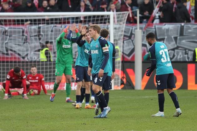 Koeln nach dem Spiel mit Timo Huebers (Koeln 24), GER, 1. FC Kaiserslautern vs. 1. FC Koeln , 2. Fussball-Bundesliga, 17. Spieltag, Saison 2024 2025, 22.12.2024, DFL REGULATIONS PROHIBIT ANY USE OF PHOTOGRAPHS AS IMAGE SEQUENCES AND OR QUASI-VIDEO, GER, 1. FC Kaiserslautern vs. 1. FC Koeln , 2. Fussball-Bundesliga, 17. Spieltag, Saison 2024 2025, 22.12.2024 Kaiserslautern