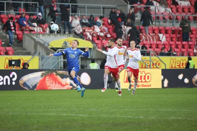 Louis Breunig (SSV Jahn Regensburg, 16), Rasim Bulic (SSV Jahn Regensburg, 5), Robin Ziegele (SSV Jahn Regensburg, 14), Andreas Mueller (Darmstadt 1898 e.V., 16), GER, SSV Jahn Regensburg vs. SV Darmstadt 98, Fussball, 2. Bundesliga, 17. Spieltag, Spielzeit 2024, 22.12.2024 (DFB DFL regulations prohibit any use of photographs as image sequences and or quasi-video) GER, SSV Jahn Regensburg vs. SV Darmstadt 98, Fussball, 2. Bundesliga, 17. Spieltag, Spielzeit 2024, 22.12.2024 Regensburg