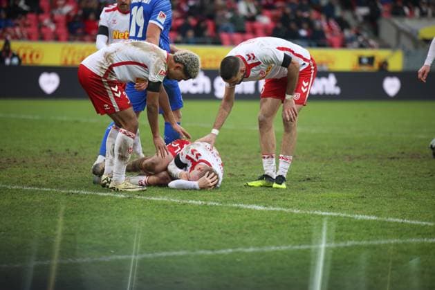 5 Matej Maglica (Darmstadt 1898 e.V., 5), Louis Breunig (SSV Jahn Regensburg, 16), Bryan Hein (SSV Jahn Regensburg, 3), GER, SSV Jahn Regensburg vs. SV Darmstadt 98, Fussball, 2. Bundesliga, 17. Spieltag, Spielzeit 2024, 22.12.2024 (DFB DFL regulations prohibit any use of photographs as image sequences and or quasi-video) GER, SSV Jahn Regensburg vs. SV Darmstadt 98, Fussball, 2. Bundesliga, 17. Spieltag, Spielzeit 2024, 22.12.2024 Regensburg