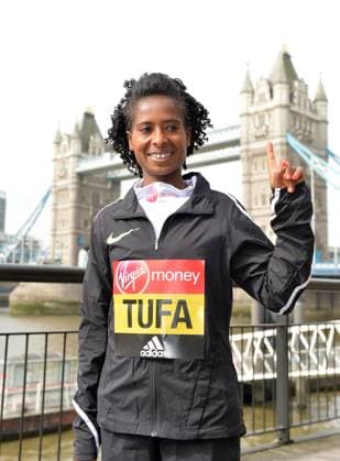 Track and Field: London Marathon-Elite Women Photocall Tigist Tufa (ETH) poses at the Tower Bridge prior to the 2016 London Marathon in London on Thursday, April 21, 2016. Photo by Jiro Mochizuki London England United Kingdom EDITORIAL USE ONLY Copyright: xImagexofxSportx JiroxMochizukix iosphotos137027