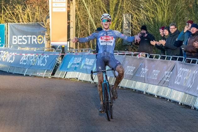 NK Cyclocross Oisterwijk Elite mannen Oisterwijk (NED), CYCLOCROSS, JANUARY 12 De titel in het veldrijden bij de mannen is gewonnen door Tibor del Grosso Gefotografeerd tijdens het Nederlands Kampioenschap veldrijden in Oisterwijk Content not available for redistribution in The Netherlands directly or indirectly through any third parties. Copyright: xSportfotoxPhotoagencyx