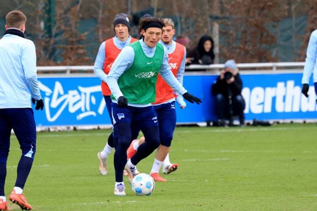 DEU, DFL, 2. FBL Hertha BSC, Training, 14.01.2025, Sportforum, Berlin, DEU, DFL, 2. FBL Hertha BSC, Training, im Bild Fabian Reese (Hertha BSC Berlin 11) DFL - regulations prohibit any use of Photographs as image sequences and or quasi-video Foto: Juergen Engler nordphoto GmbH