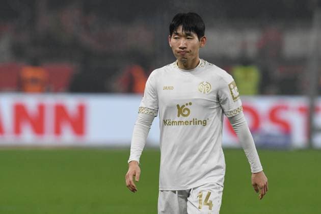 Hyun-Seok Hong ( FSV Mainz 05 ) enttaeuscht nach der Niederlage. GER, Bayer 04 Leverkusen vs 1 FSV Mainz 05, Fussball, Bundesliga, 17. Spieltag, Spielzeit 2024 2025, 14.01.2025 DFL REGULATIONS PROHIBIT ANY USE OF PHOTOGRAPHS AS IMAGE SEQUENCES AND OR QUASI-VIDEO GER, Bayer 04 Leverkusen vs 1 FSV Mainz 05, Fussball, Bundesliga, 17. Spieltag, Spielzeit 2024 2025, 14.01.2025 Leverkusen Copyright: xEibner-Pressefoto ThomasxThienelx EP_TTL