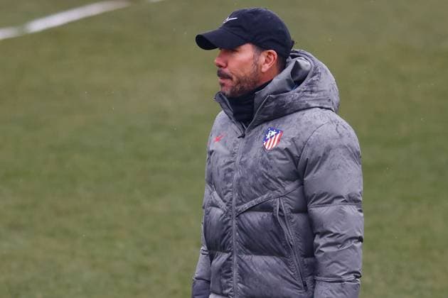January 20, 2025, Majadahonda, Madrid, SPAIN: Diego Pablo Simeone, head coach of Atletico de Madrid, looks on during the training day of Atletico de Madrid ahead of the UEFA Champions League, football match against Bayer 04 Leverkusen, at Ciudad Deportiva Wanda Atletico de Madrid on January 20, 2025, in Majadahonda, Madrid, Spain. Majadahonda SPAIN - ZUMAa181 20250120_zaa_a181_028 Copyright: xDennisxAgyemanx