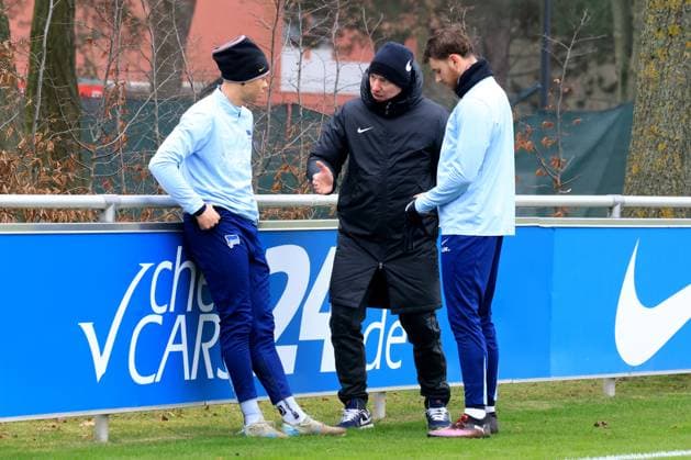 DEU, DFL, 2. FBL Hertha BSC, Training, 21.01.2025, Sportforum, Berlin, DEU, DFL, 2. FBL Hertha BSC, Training, im Bild Derry Scherhant (Hertha BSC Berlin 39), Pascal Klemens (Hertha BSC Berlin 41) DFL - regulations prohibit any use of Photographs as image sequences and or quasi-video Foto: Juergen Engler nordphoto GmbH