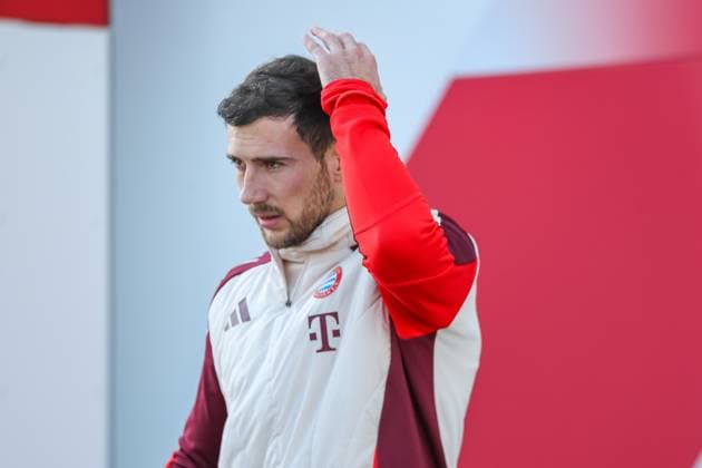Leon Goretzka (FC Bayern Muenchen, 08) kommt aus der Kabine, auf dem Weg zum Trainingsplatz, GER, Abschlusstraining, FC Bayern Muenchen, Fussball, UEFA Champions League, 7. Spieltag, Saison 2024 2025, 21.01.2025, GER, Abschlusstraining, FC Bayern Muenchen, Fussball, UEFA Champions League, 7. Spieltag, Saison 2024 2025, 21.01.2025 Muenchen Copyright: xEibner-Pressefoto JennixMaulx EP_JML