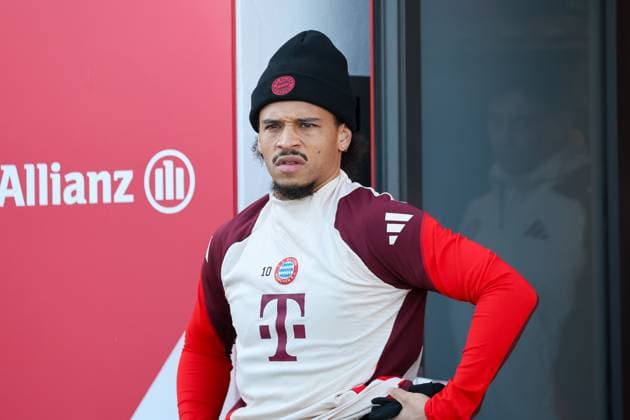 Leroy Sane (FC Bayern Muenchen, 10) kommt aus der Kabine, auf dem Weg zum Trainingsplatz, GER, Abschlusstraining, FC Bayern Muenchen, Fussball, UEFA Champions League, 7. Spieltag, Saison 2024 2025, 21.01.2025, GER, Abschlusstraining, FC Bayern Muenchen, Fussball, UEFA Champions League, 7. Spieltag, Saison 2024 2025, 21.01.2025 Muenchen Copyright: xEibner-Pressefoto JennixMaulx EP_JML
