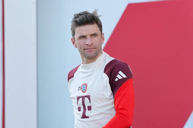 Thomas Mueller (FC Bayern Muenchen, 25) kommt aus der Kabine, auf dem Weg zum Trainingsplatz, GER, Abschlusstraining, FC Bayern Muenchen, Fussball, UEFA Champions League, 7. Spieltag, Saison 2024 2025, 21.01.2025, GER, Abschlusstraining, FC Bayern Muenchen, Fussball, UEFA Champions League, 7. Spieltag, Saison 2024 2025, 21.01.2025 Muenchen Copyright: xEibner-Pressefoto JennixMaulx EP_JML