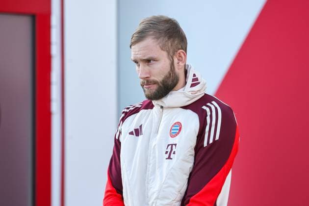 Konrad Laimer (FC Bayern Muenchen, 27) kommt aus der Kabine, auf dem Weg zum Trainingsplatz, GER, Abschlusstraining, FC Bayern Muenchen, Fussball, UEFA Champions League, 7. Spieltag, Saison 2024 2025, 21.01.2025, GER, Abschlusstraining, FC Bayern Muenchen, Fussball, UEFA Champions League, 7. Spieltag, Saison 2024 2025, 21.01.2025 Muenchen Copyright: xEibner-Pressefoto JennixMaulx EP_JML