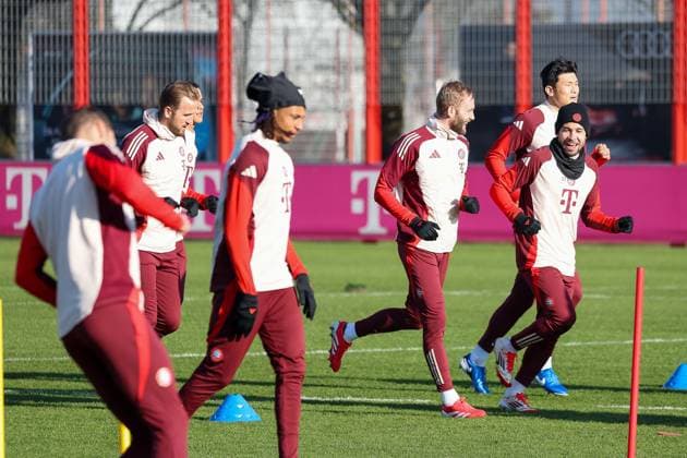 Spieler haben gute Laune beim Training, Harry Kane (FC Bayern Muenchen, 09) mit Michael Olise (FC Bayern Muenchen, 17) und Konrad Laimer (FC Bayern Muenchen, 27), mit Raphael Guerreiro (FC Bayern Muenchen, 22) und Minjae Kim (FC Bayern Muenchen, 03), GER, Abschlusstraining, FC Bayern Muenchen, Fussball, UEFA Champions League, 7. Spieltag, Saison 2024 2025, 21.01.2025, GER, Abschlusstraining, FC Bayern Muenchen, Fussball, UEFA Champions League, 7. Spieltag, Saison 2024 2025, 21.01.2025 Muenchen Copyright: xEibner-Pressefoto JennixMaulx EP_JML