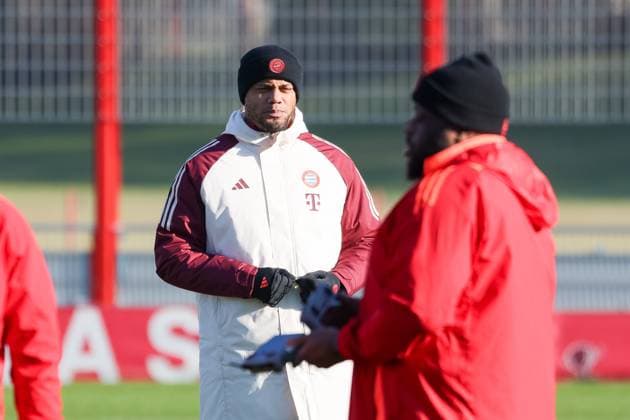 Vincent Kompany (FC Bayern Muenchen, Cheftrainer) beim Training, GER, Abschlusstraining, FC Bayern Muenchen, Fussball, UEFA Champions League, 7. Spieltag, Saison 2024 2025, 21.01.2025, GER, Abschlusstraining, FC Bayern Muenchen, Fussball, UEFA Champions League, 7. Spieltag, Saison 2024 2025, 21.01.2025 Muenchen Copyright: xEibner-Pressefoto JennixMaulx EP_JML
