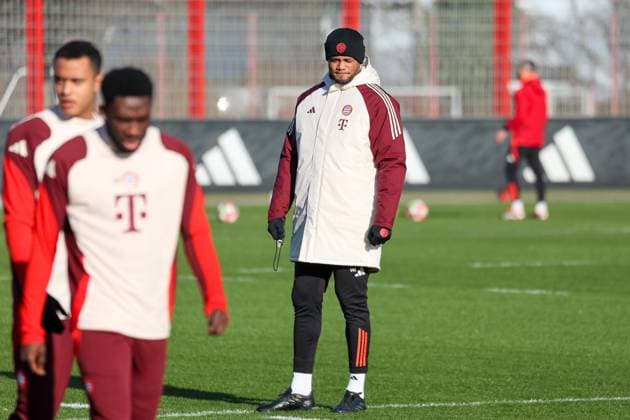 Vincent Kompany (FC Bayern Muenchen, Cheftrainer) beim Training, GER, Abschlusstraining, FC Bayern Muenchen, Fussball, UEFA Champions League, 7. Spieltag, Saison 2024 2025, 21.01.2025, GER, Abschlusstraining, FC Bayern Muenchen, Fussball, UEFA Champions League, 7. Spieltag, Saison 2024 2025, 21.01.2025 Muenchen Copyright: xEibner-Pressefoto JennixMaulx EP_JML