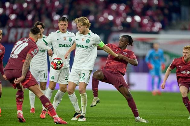 22.01.2025, Fußball, Männer, Champions League, Ligaphase, 2024 2025, Spieltag 7, RB Leipzig - Sporting Lissabon Amadou Haidara (8, RB Leipzig) im Zweikampf mit Morten Hjumland (42, Sporting Lissabon), mit Ball Leipzig Red Bull Arena Sachsen Deutschland