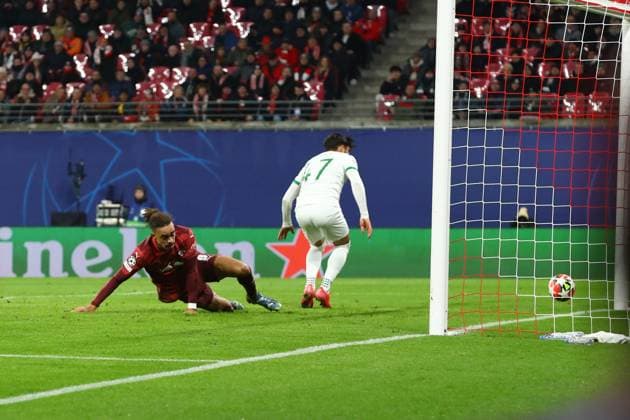 Sport Bilder des Tages RB Leipzig - Sporting Lissabon Champions League Leipzig, 22.01.2025, Red Bull Arena, Fussball, Männer, Saison 2024 2025, UEFA Champions League, 7. Spieltag , RB Leipzig - Sporting Lissabon , Im Bild: Tor für Leipzig, Yussuf Yurary Poulsen (9, RB Leipzig) trifft zum 2:1 ,