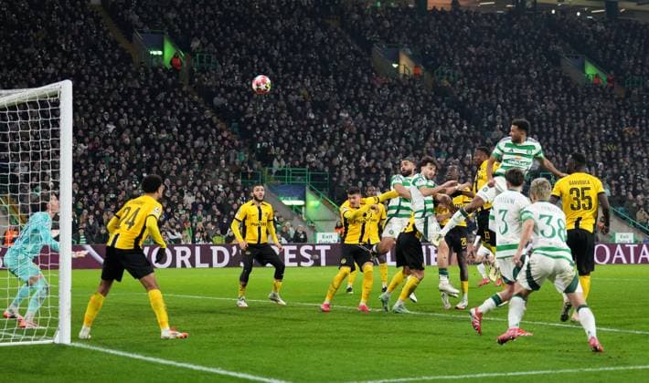 Austin Trusty of Celtic has a chance on goal during UEFA Champions League - Match Day 7 of 8 between Celtic FC and BSC Young Boys at Celtic Park, on 22nd January 2025 in Glasgow, Scotland. (Picture by Mark Runnacles) Celtic v Young Boys, UEFA Champions League, Group Stage, Football, Celtic Park, Glasgow, UK - 22 Jan 2025 EDITORIAL USE ONLY No use with unauthorised audio, video, data, fixture lists, club league logos or live services. Online in-match use limited to 120 images, no video emulation. No use in betting, games or single club league player publications. Copyright: xMarkxRunnacles Shutterstockx 15108894bo