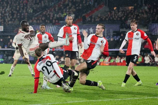 Dayot Upamecano (Bayern Muenchen 2) NDL, Feyenoord Rotterdam - FC Bayern Muenchen, Fussball, Champions-League, 7. Spieltag, Saison 2024 2025, 22.01.2025 Feyenoord Rotterdam - FC Bayern Muenchen, Fussball, Champions-League, 7. Spieltag, Saison 2024 2025, 22.01.2025 Rotterdam Copyright: xEibner-Pressefoto JoergxNiebergax EP_JNL