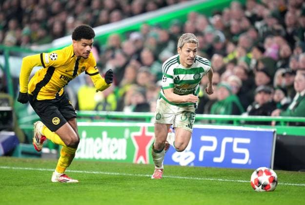 Celtic s Daizen Maeda and Zachsary Athekame of BSC Young Boys during UEFA Champions League - Match Day 7 of 8 between Celtic FC and BSC Young Boys at Celtic Park, on 22nd January 2025 in Glasgow, Scotland. (Picture by Mark Runnacles) Celtic v Young Boys, UEFA Champions League, Group Stage, Football, Celtic Park, Glasgow, UK - 22 Jan 2025 EDITORIAL USE ONLY No use with unauthorised audio, video, data, fixture lists, club league logos or live services. Online in-match use limited to 120 images, no video emulation. No use in betting, games or single club league player publications. Copyright: xMarkxRunnacles Shutterstockx 15108894ek